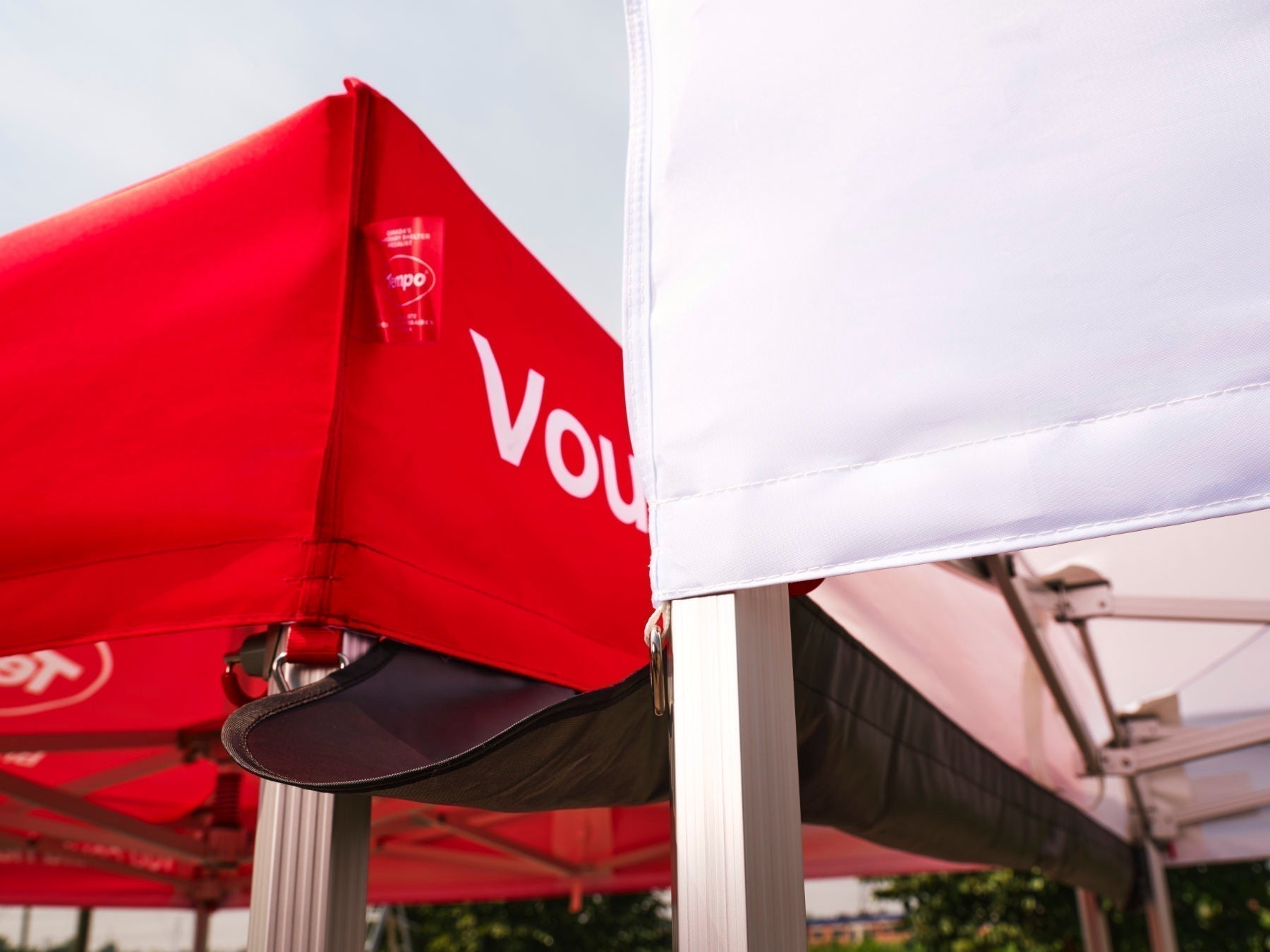 Accessoires pour tentes promotionnelles : des options haut de gamme pour vos événements